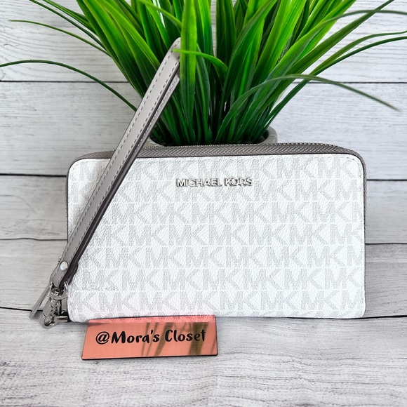 Michael Kors Wallet - Picture 8 of 9